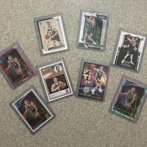 (8) Donte DiVincenzo rookie cards